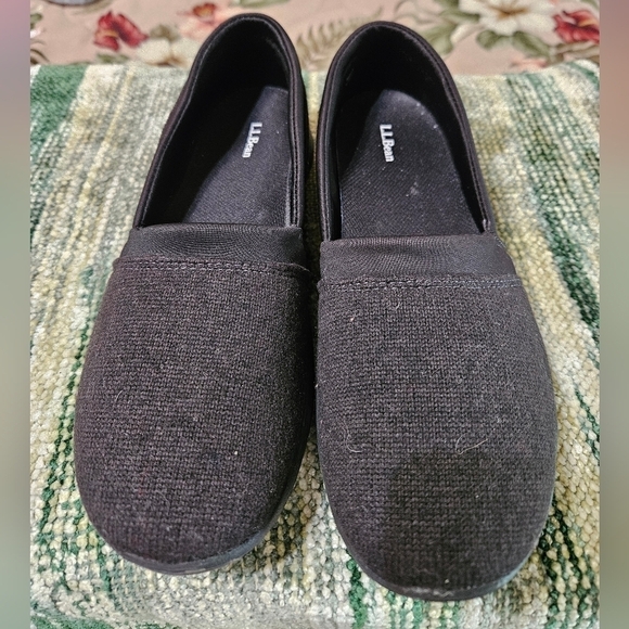 #393 L.L.Bean- Grey w Black Trim Soft Slip-On Shoes- Size: 8M - Picture 3 of 3